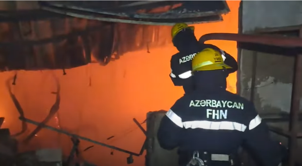 На рынке "təkər bazarı" на проспекте Бабека произошел пожар