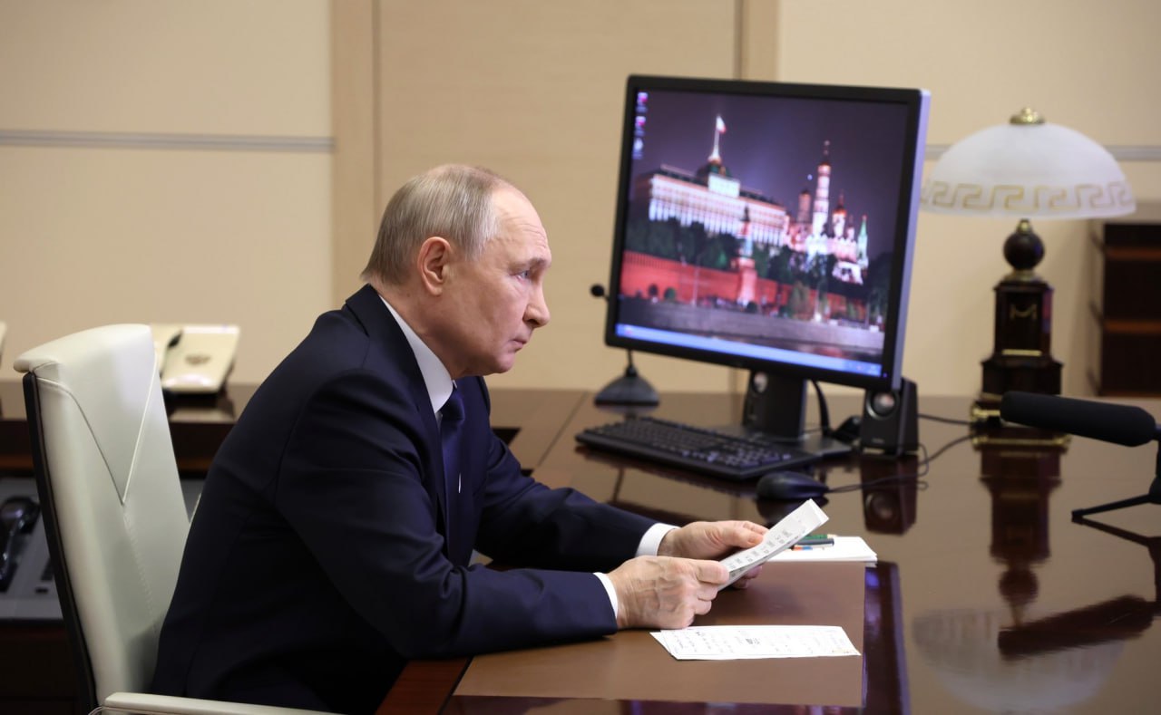 Странная ОС на компьютере Путина