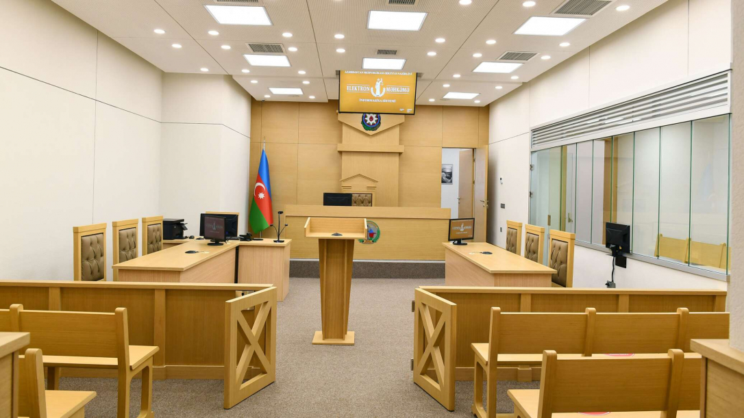 В Баку начался суд над руководителем французской компании, состоявшим в связях с Фархадом Ахмедовым  