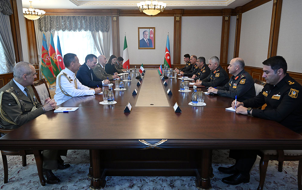 Азербайджан и Италия обсудили военное сотрудничество