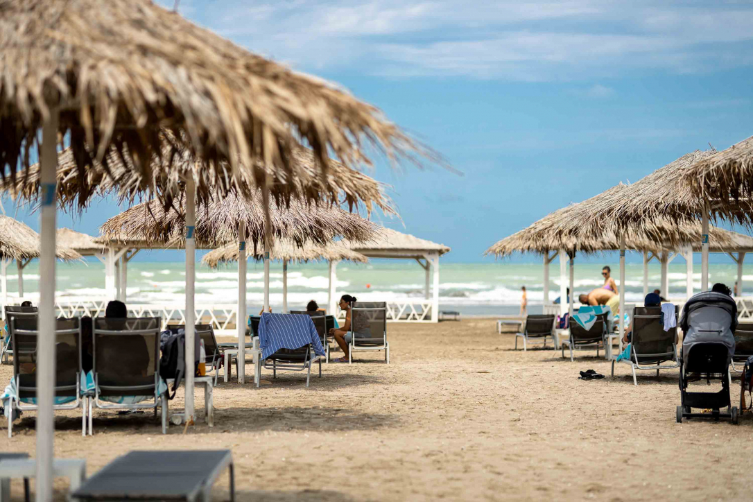 Эмин Агаларов показал бесплатный пляж в Sea Breeze