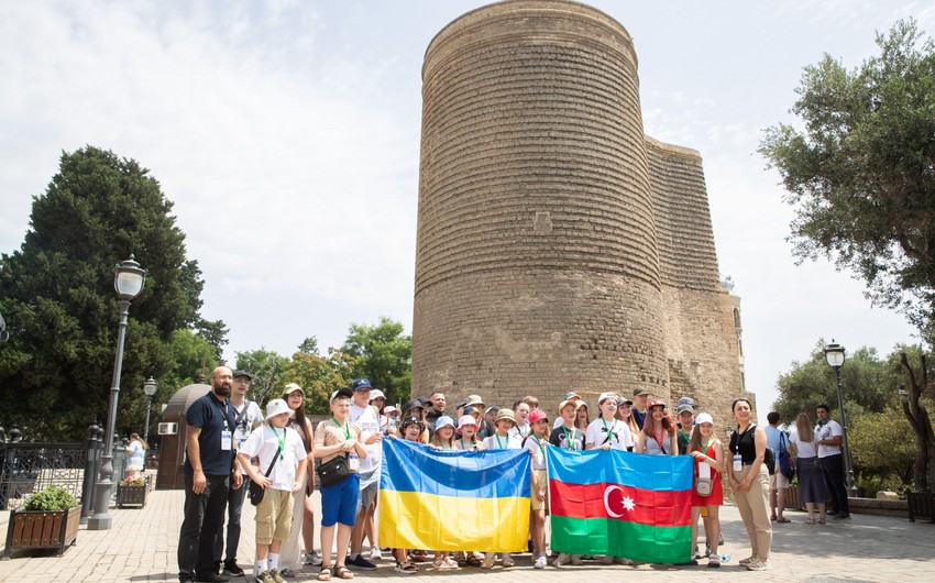 Прибывших на реабилитацию украинских детей познакомили с Баку