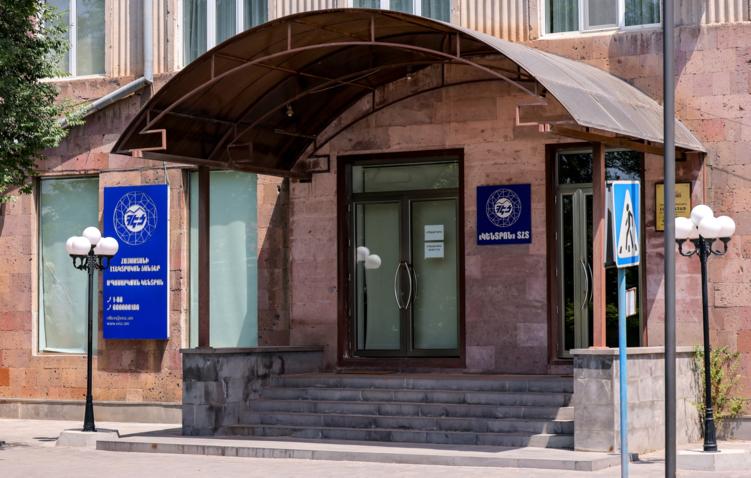 Президент Армении подписал закон, позволяющий национализировать "Электросети" Карапетяна