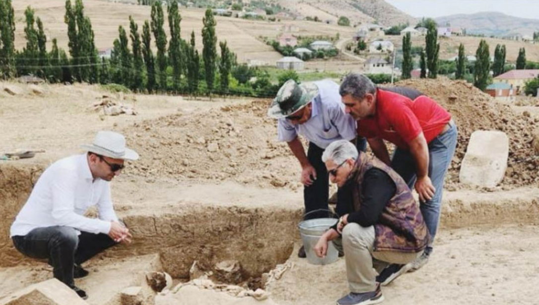 Международная команда археологов обнаружила в Ярдымлинском районе древние артефакты