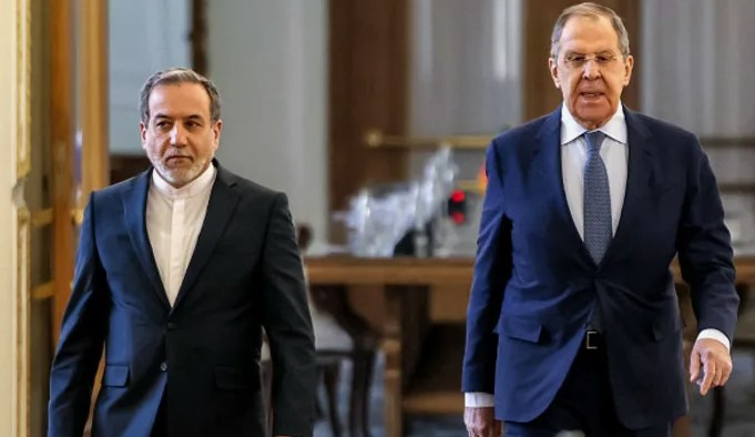 Главы МИД России и Ирана встретились в Китае