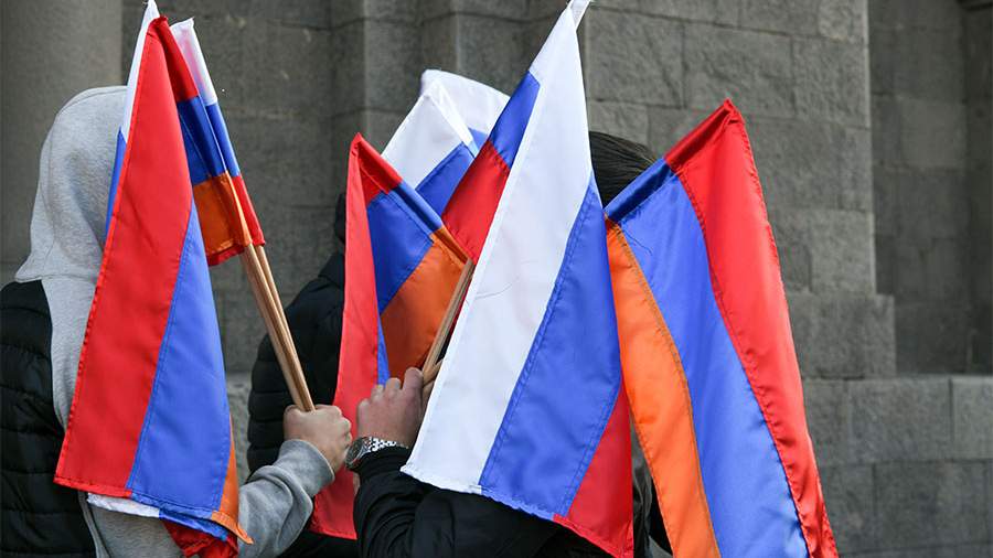 Армения вручила ноту протеста послу России