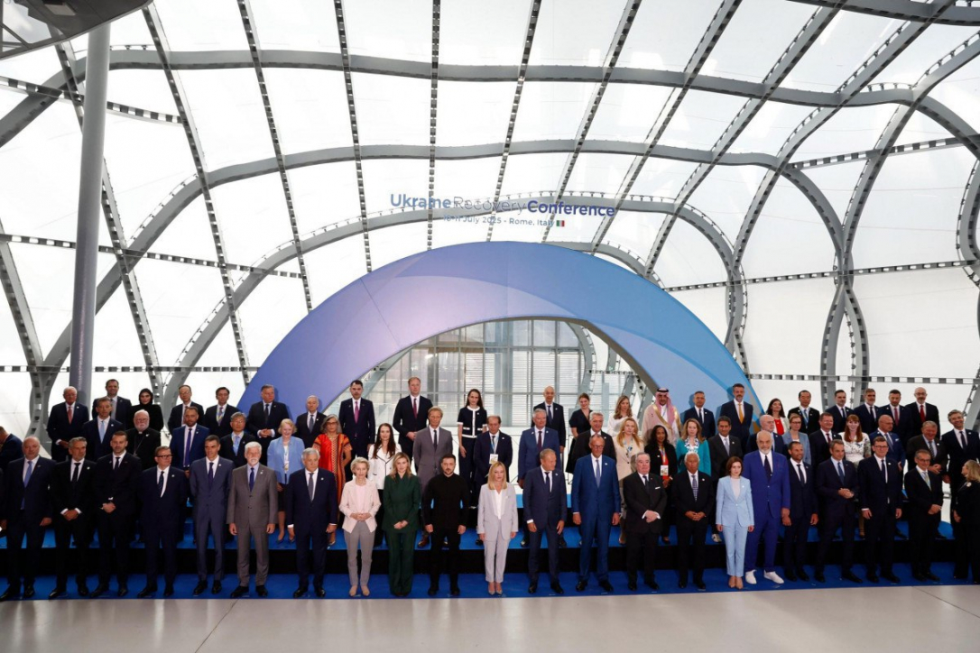 Азербайджан подтвердил поддержку территориальной целостности Украины и пообещал продолжить помощь