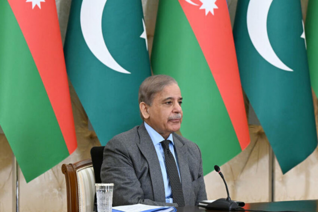 Шахбаз Шариф прибыл в Азербайджан