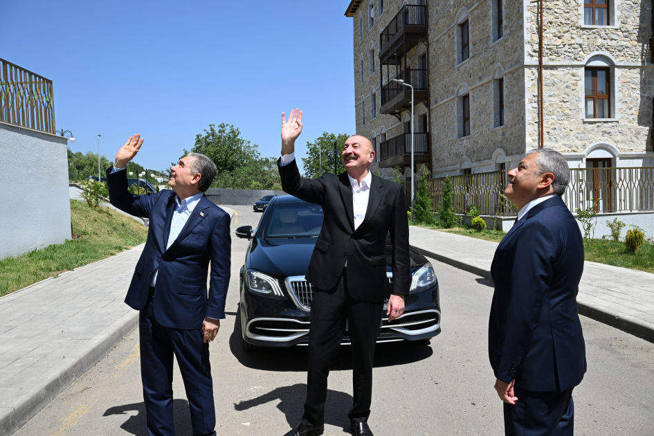 Алиев показал Бердымухамедову, как возрождается Шуша