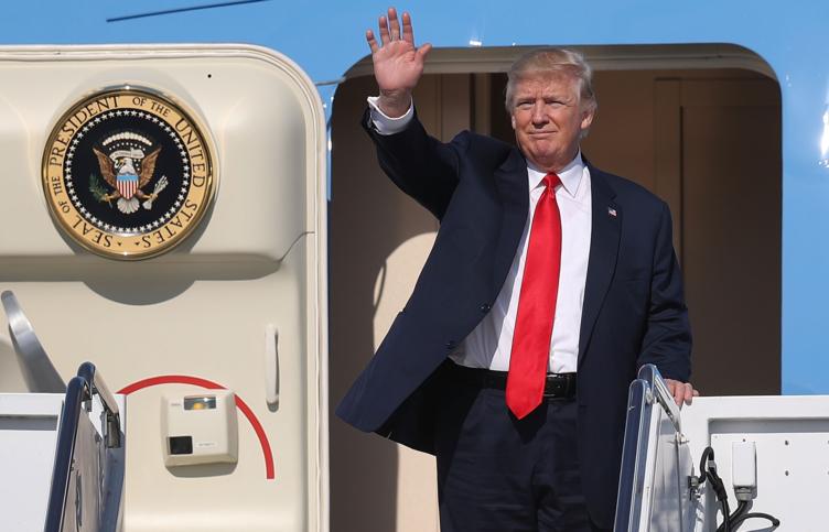 Белый дом исключил журналистов WSJ из пула Трампа