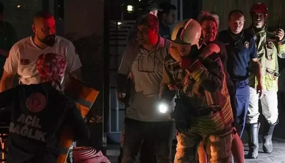 При пожаре в Анкаре погибли люди