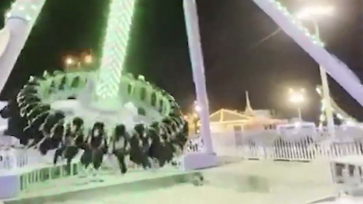 В Саудовской Аравии рухнул аттракцион с людьми, множество пострадавших 1 В Саудовской Аравии рухнул аттракцион с людьми, множество пострадавших