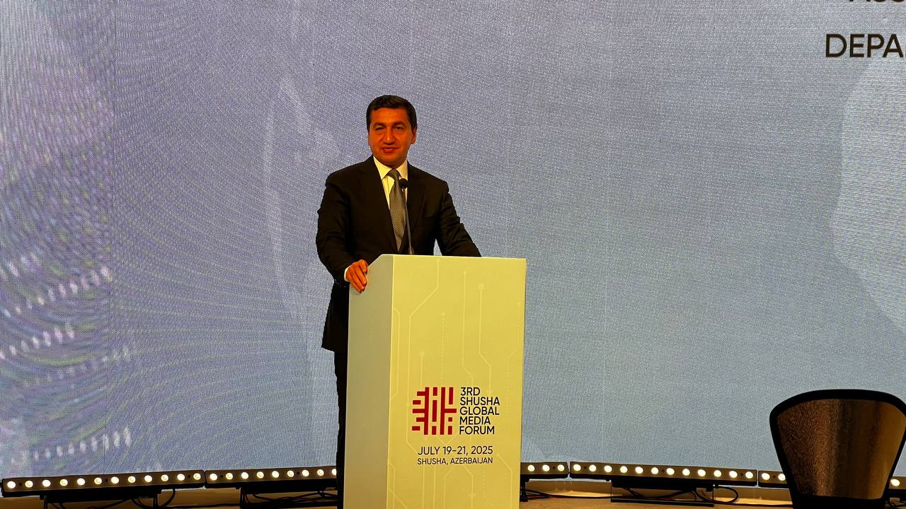 Гаджиев не видит смысла в сопротивлении ИИ, технологиям и инновациям