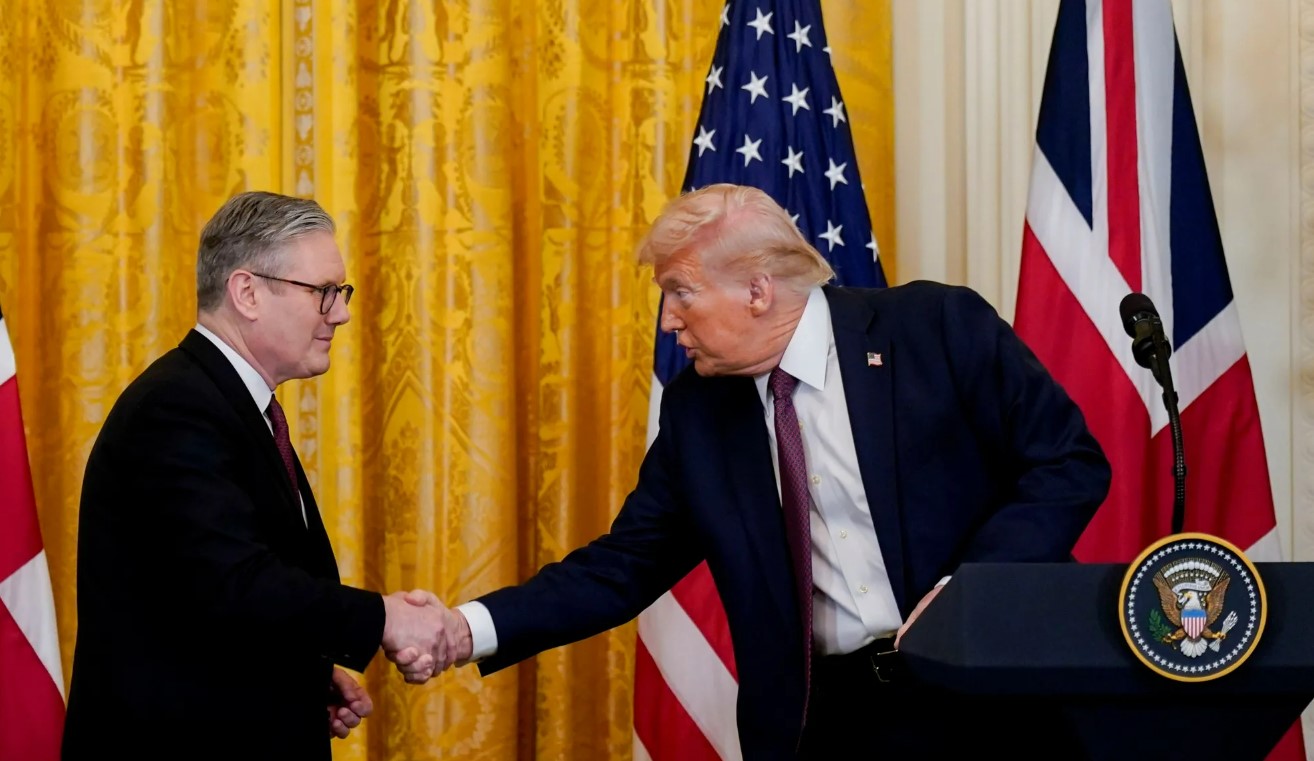 Трамп высмеял Стармера, опубликовав пародийное видео