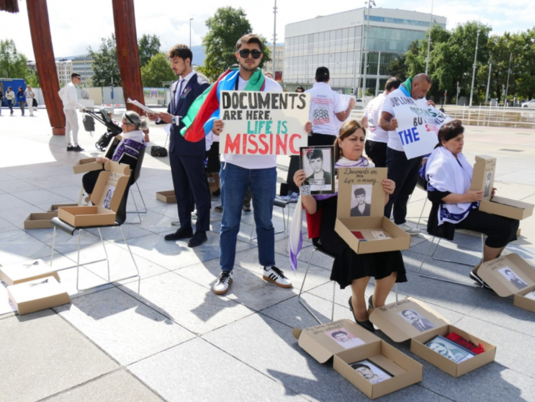Родные пропавших азербайджанцев организовали первую акцию в Женеве