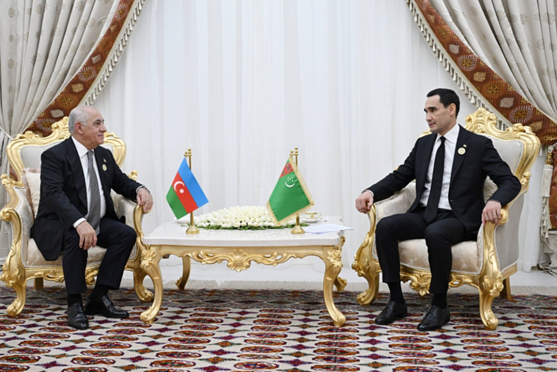 Сердар Бердымухамедов принял Али Асадова