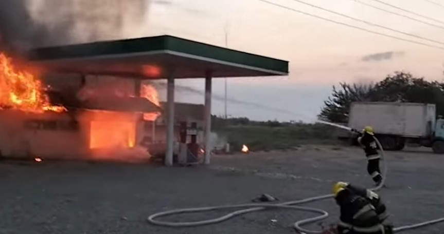 При взрыве на газозаправочной станции в Агджабединском районе тяжело пострадали люди