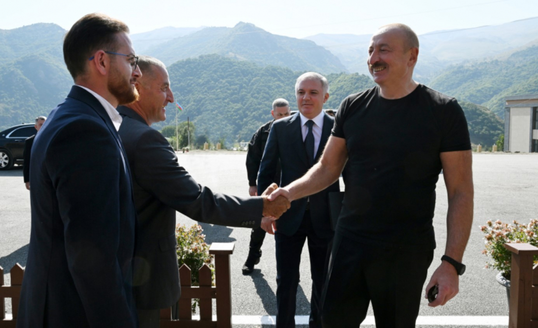 "Я сам ем мед каждый день". Ильхам Алиев провел задушевную беседу с Сабиром Мустафаевым