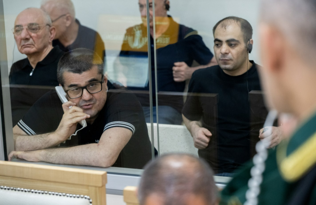 Суд в Баку удовлетворил просьбы адвокатов Саакяна и Арутюняна