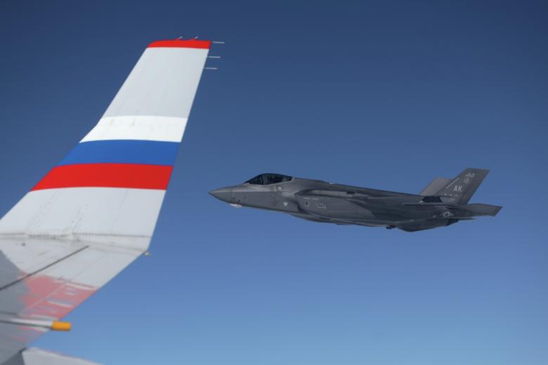 Истребители США сопроводили борт Путина по пути с Аляски в Россию&nbsp;