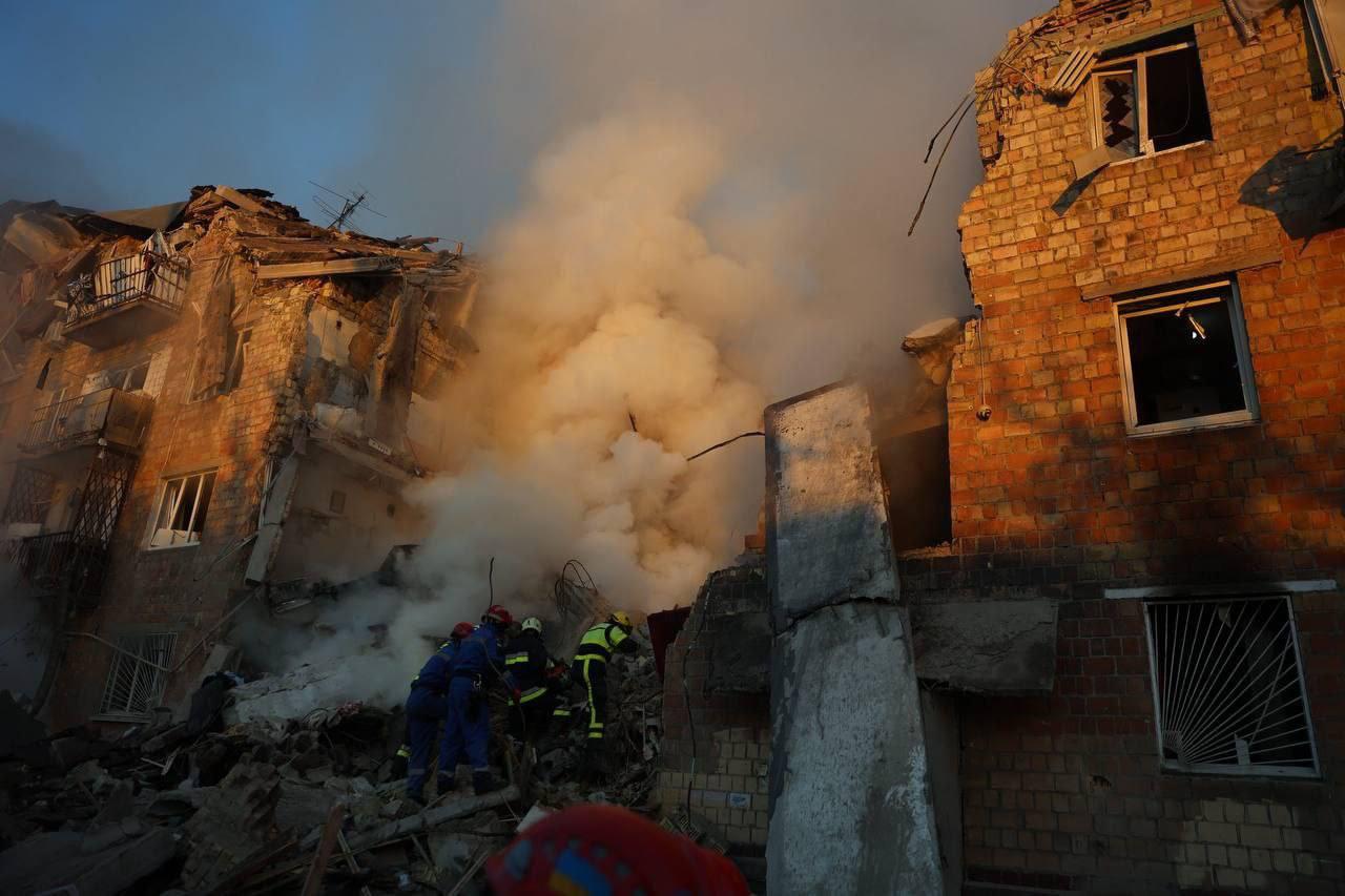 Путину плевать на переговоры. Россия обрушила удары по Украине и гражданскому поезду