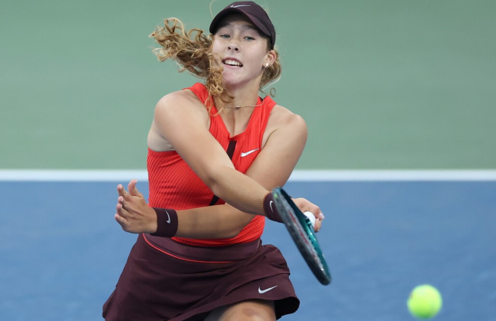 Российская теннисистка проиграла американке и стала бить себя