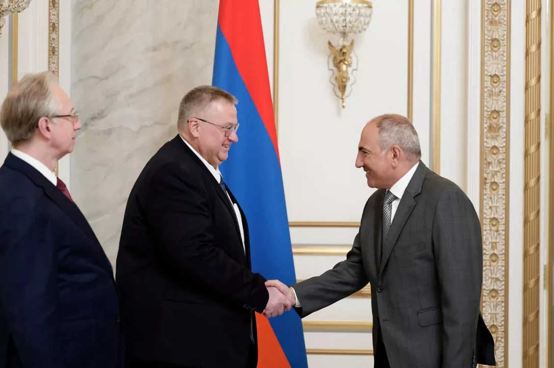 Пашинян и Оверчук обсудили сотрудничество в рамках ЕАЭС