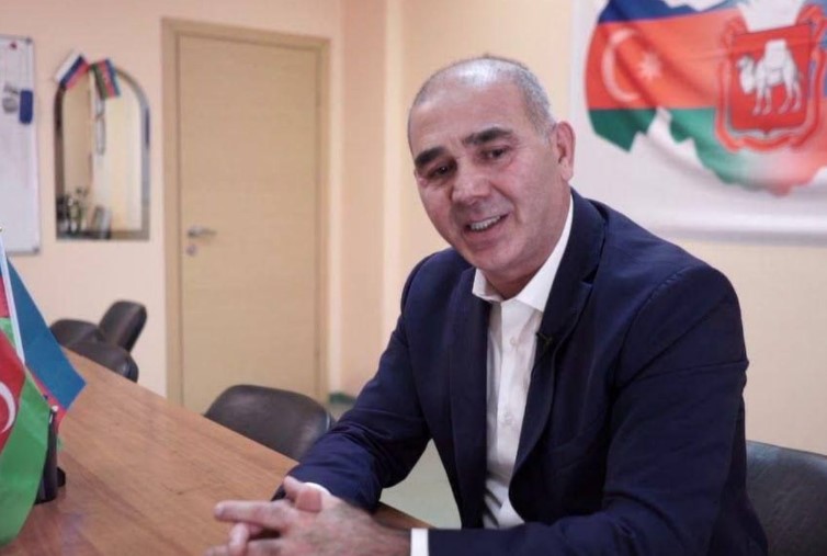 В России главу азербайджанской диаспоры лишили гражданства за "поддержку" Навального