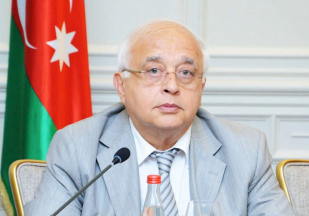 Ушел из жизни писатель Эльчин Эфендиев