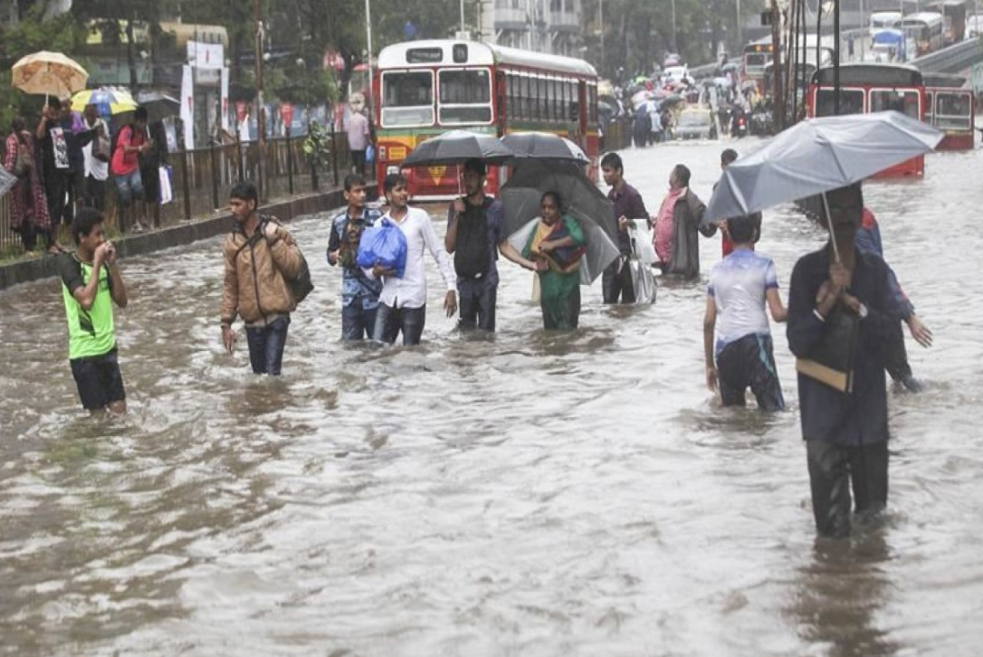 Наводнение в Индии привели к гибели десятков человек