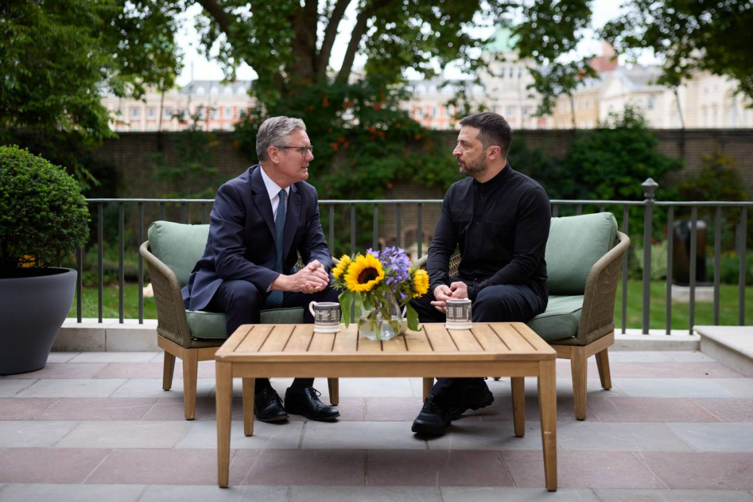 Зеленский рассказал о переговорах со Стармером