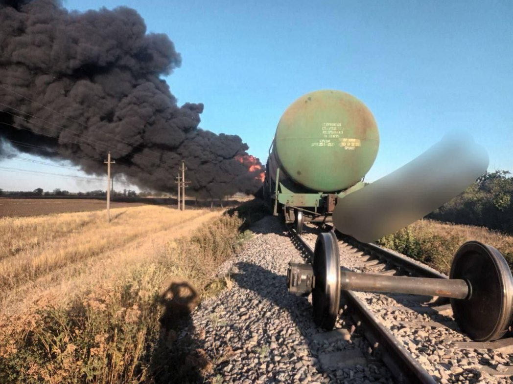 Украинские дроны подожгли российский поезд с топливом