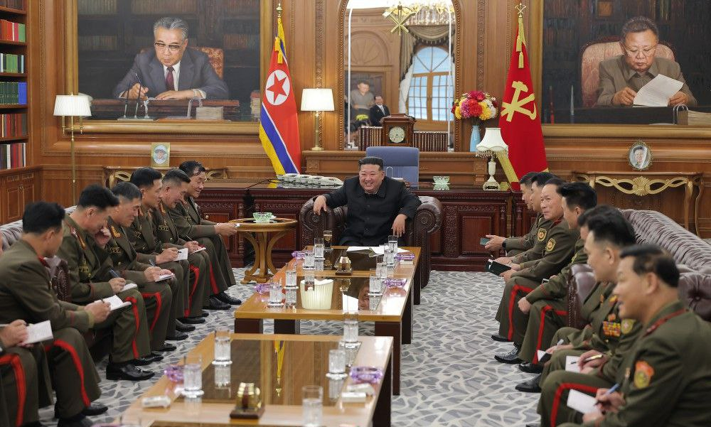 Ким Чен Ын принял командиров, освобождавших Курскую область России