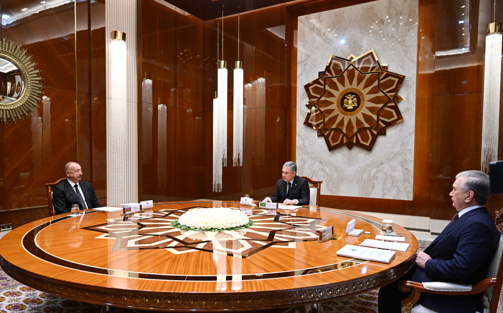 Переговоры Алиева, Бердымухамедова и Мирзиёева в Туркменбаши: "Это дружба, братство не на словах, а на деле"