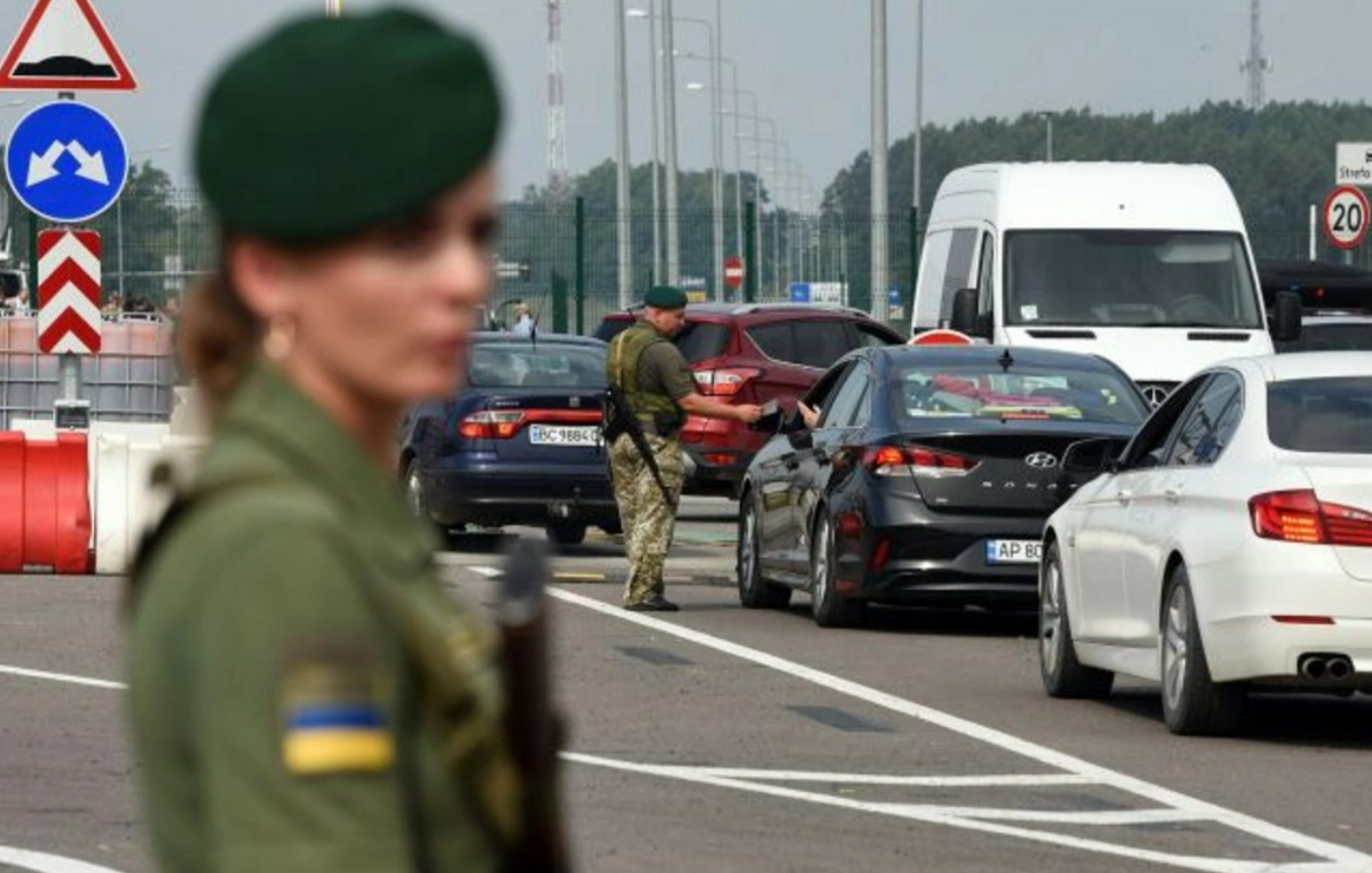 Украинским мужчинам до 22 лет можно будет покинуть страну