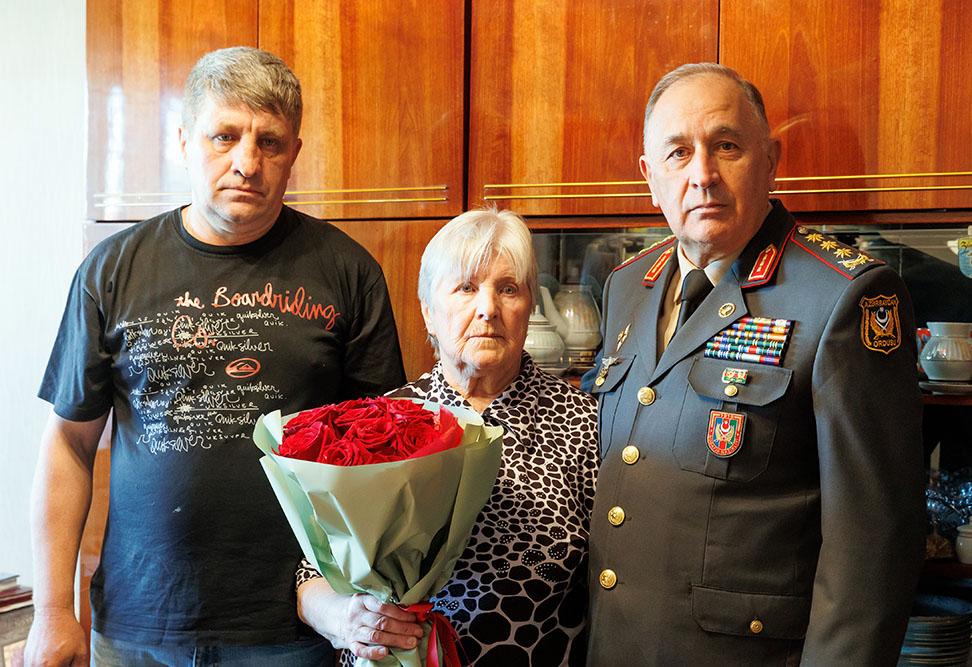 Керим Велиев посетил в Беларуси мать Национального героя Азербайджана