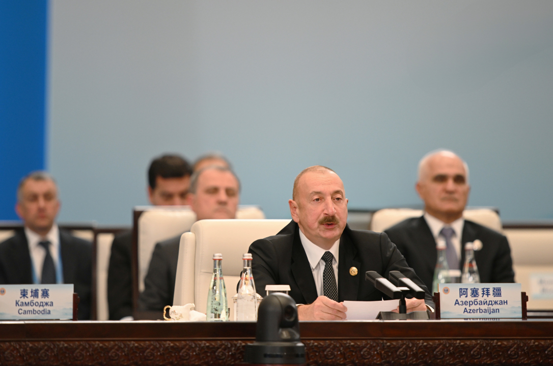 Ильхам Алиев опубликовал кадры визита в Китай