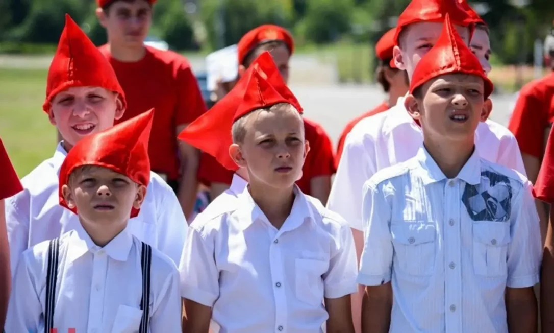 РФ насаждает политпропаганду среди украинских детей в оккупации
