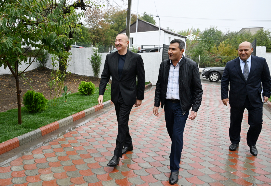 Президент Азербайджана посетил Гадрут и побывал в гостях у местного жителя