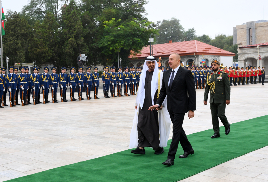 Ильхам Алиев и президент ОАЭ провели переговоры