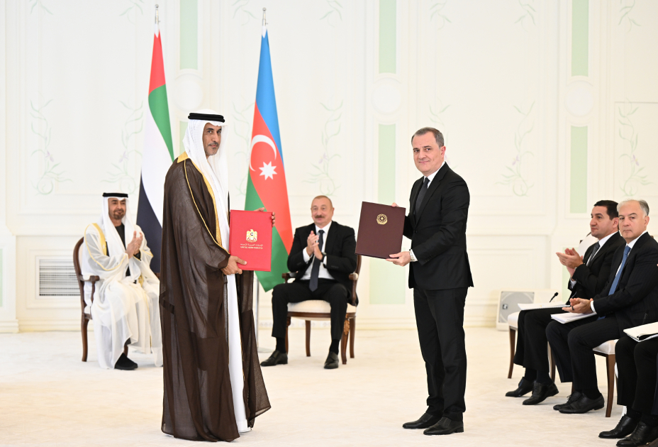 Ильхам Алиев и президент ОАЭ провели переговоры