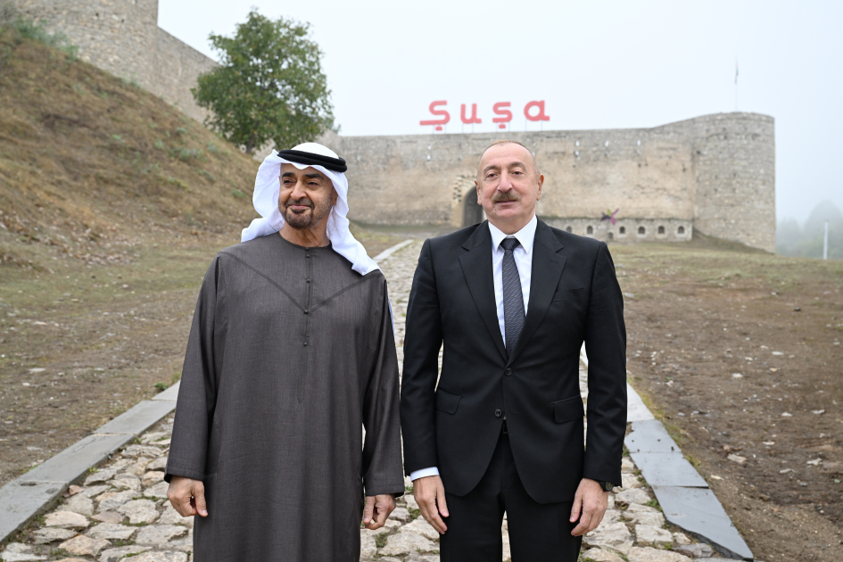 Президенты Азербайджана и ОАЭ сфотографировались на фоне Шушинской крепости