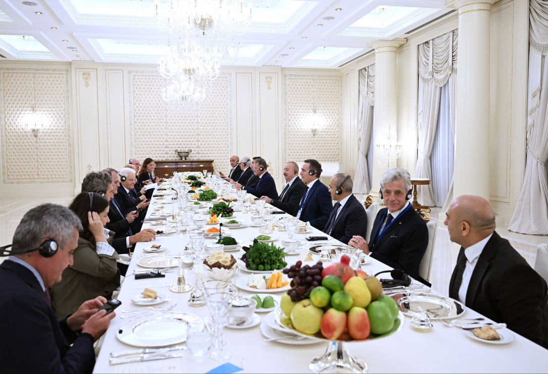 Ильхам Алиев дал официальный прием в честь Серджо Маттареллы