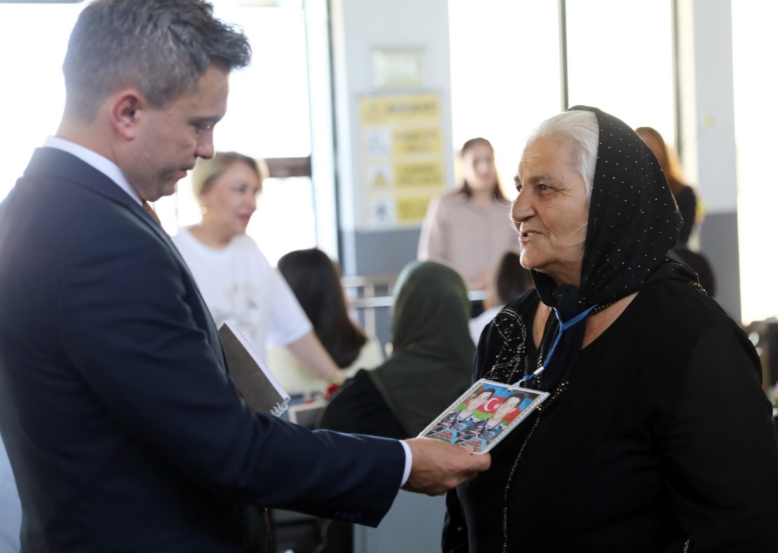 Гюлер встретился с членами семей азербайджанских шехидов