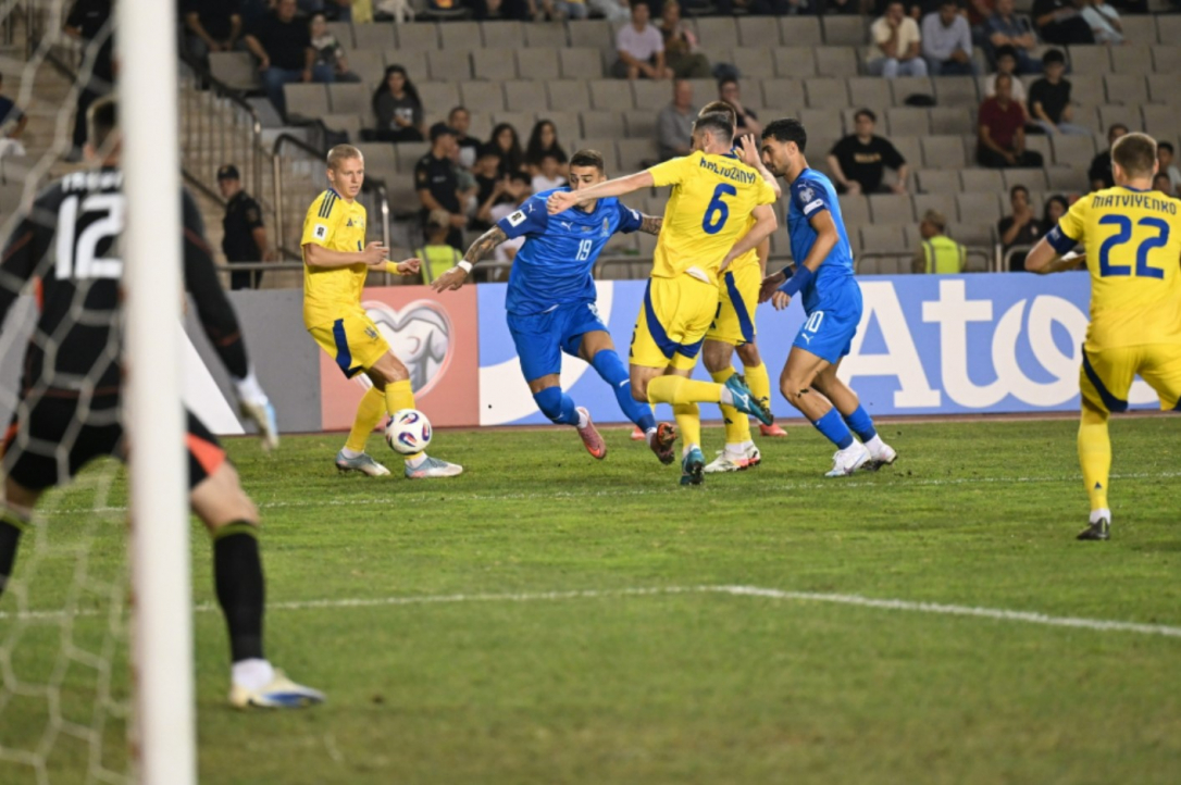 Азербайджанские футболисты сыграли с Украиной вничью