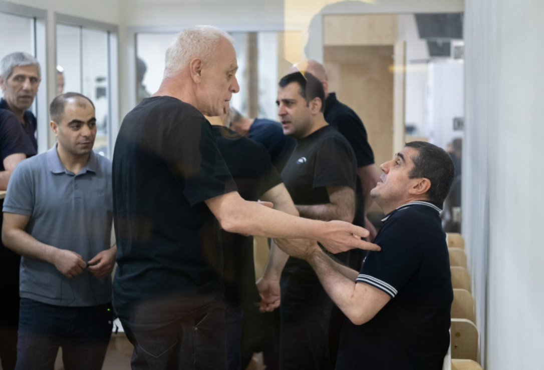 "Мины завозились из Армении". Обвиняемые в геноциде дали в Баку показания