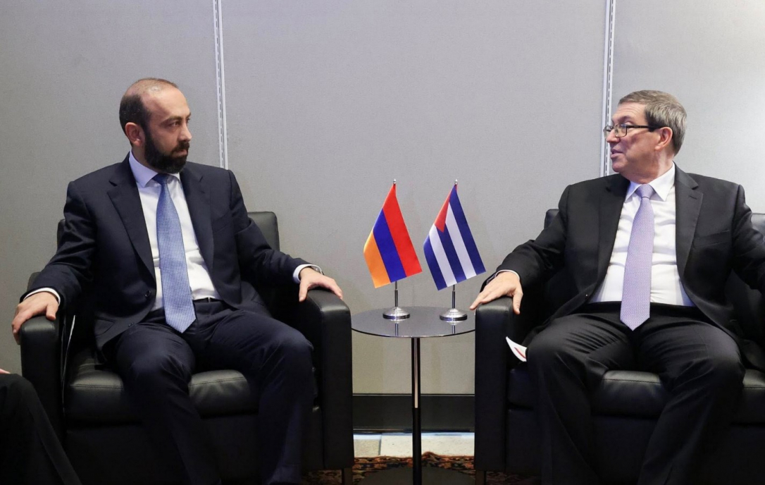 Мирзоян обсудил с кубинским коллегой мирный процесс с Азербайджаном