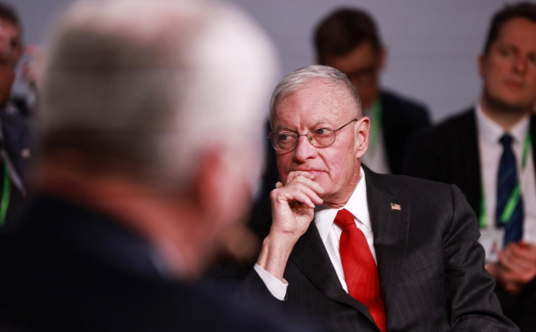 Келлог обсудил с Умеровым мирный процесс между Россией и Украиной