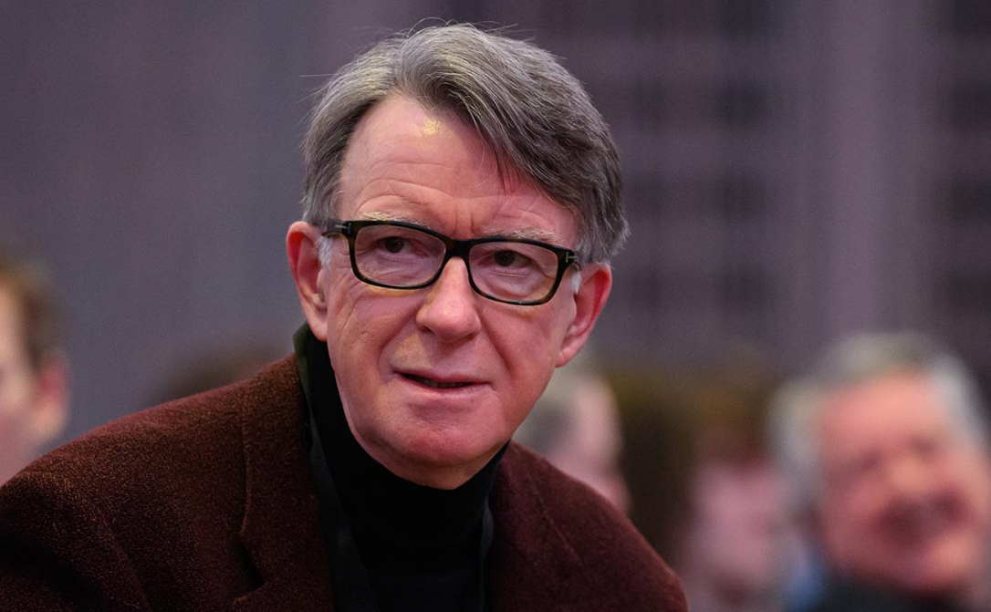 Британского посла в США уволили из-за его связи с Эпштейном