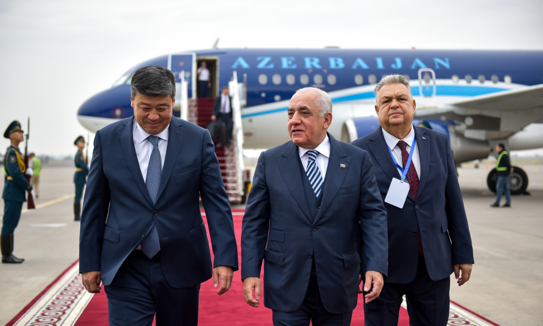 Али Асадов прибыл в Кыргызстан для участия во встрече Глав правительств государств-членов ОТГ